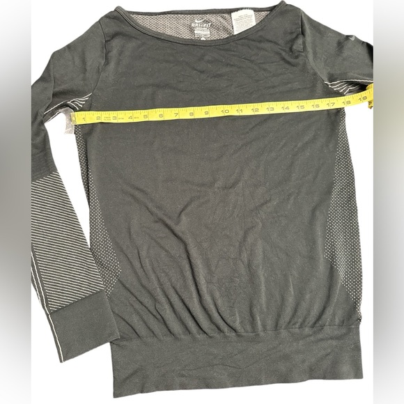 Nike, Better World, Long Sleeve Reflective Dri-Fit Running Top, Size Sma - Picture 8 of 9